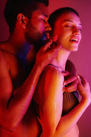 Explorando el erotismo: Tips para una vida íntima más divertida